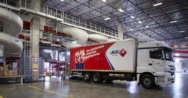An Aras Kargo truck can be seen waiting at the company’s Ikiteli Transfer Center in Istanbul’s Başakşehir district in this undated file photo. (Sabah Photo)