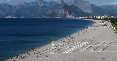 Konyaaltı beach amid the COVID-19 outbreak, in the southern resort city of Antalya, Turkey, June 19, 2020. (Reuters Photo)