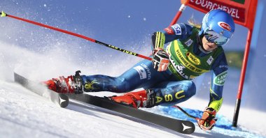 Mikaela Shiffrin speeds down the course during an alpine ski women's World Cup giant slalom in Courchevel, France, Dec. 14, 2020. (AP Photo)