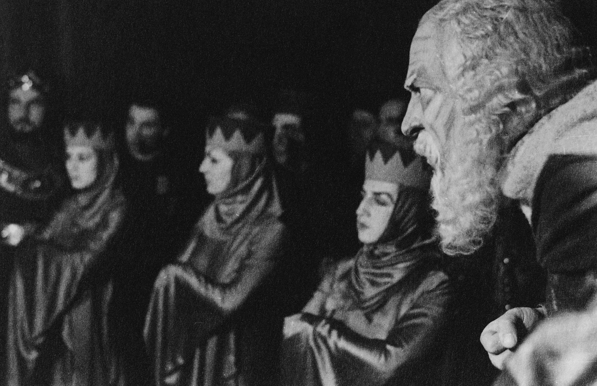 Actors Melek Kobra, Cahide Sonku, Neyyire Neyir Ertuğrul and Muhsin Ertuğrul  (L to R) at a performance of "King Lear" in 1938. (Courtesy of Yapı Kredi Culture Arts)