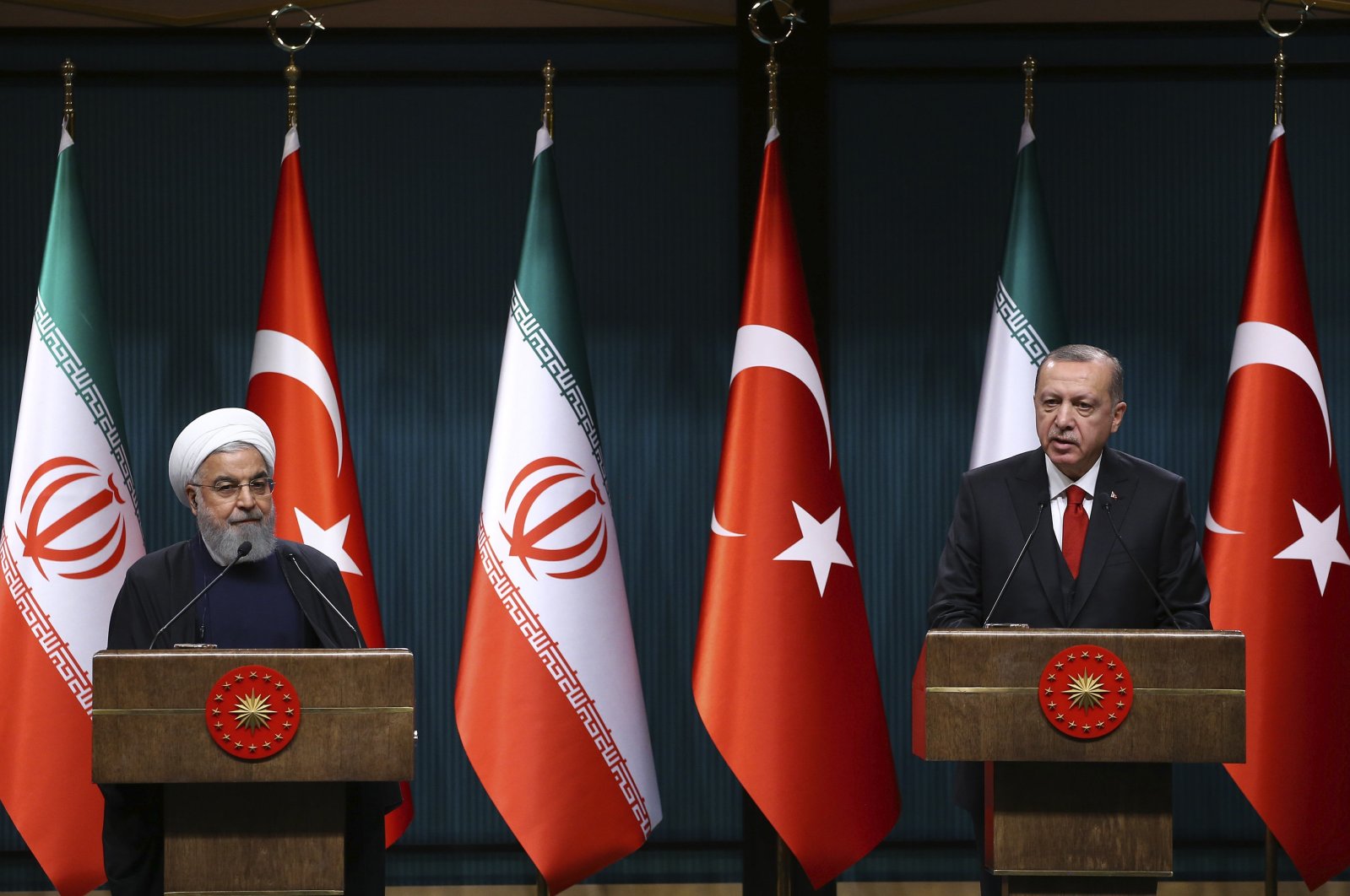 President Recep Tayyip Erdoğan (R) and his Iranian counterpart Hassan Rouhani hold a joint press conference in capital Ankara, Turkey, Dec.21, 2018. (AA)

