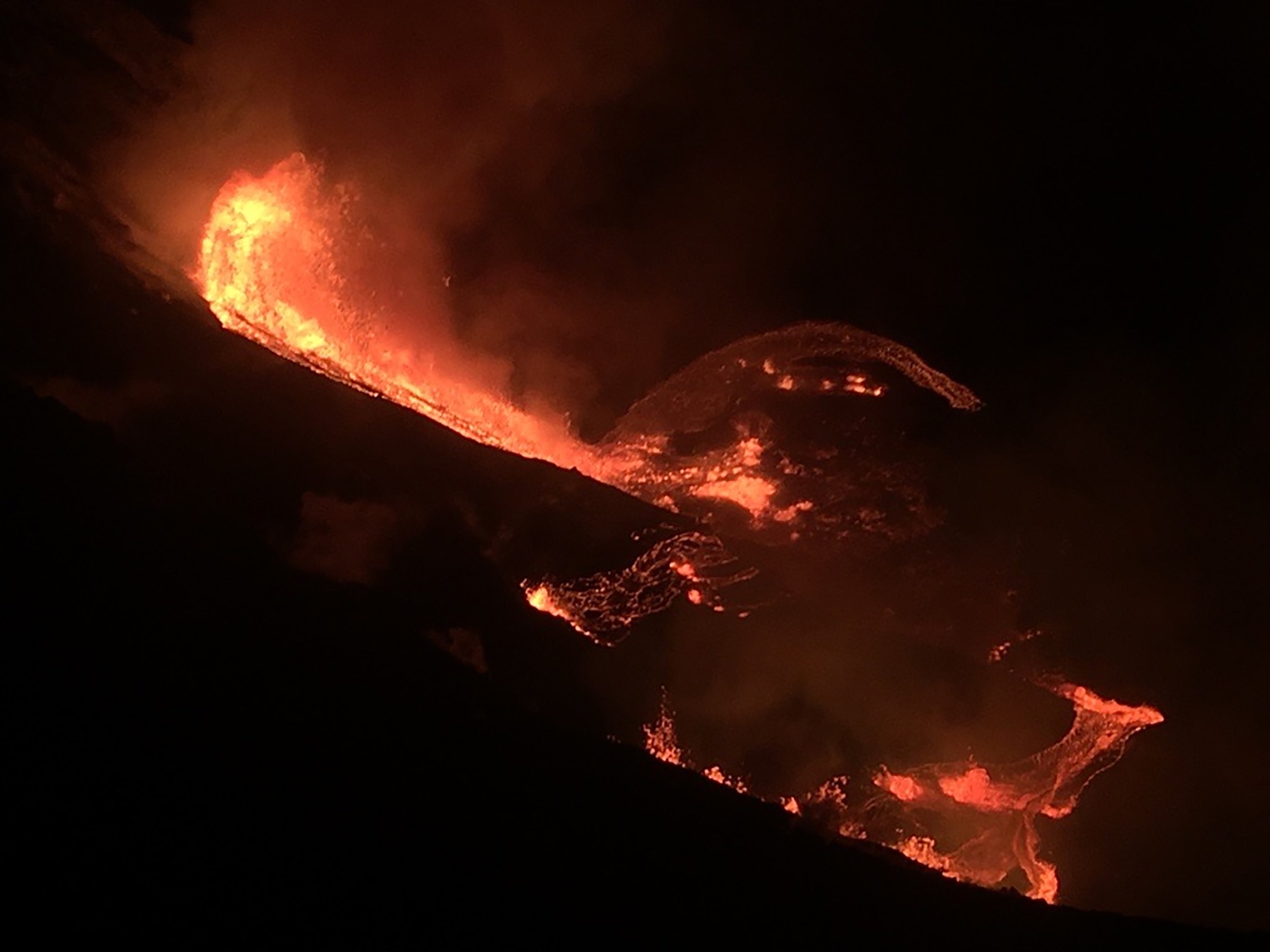 Hawaii's Kilauea volcano erupts, produces steam, ash cloud Daily Sabah