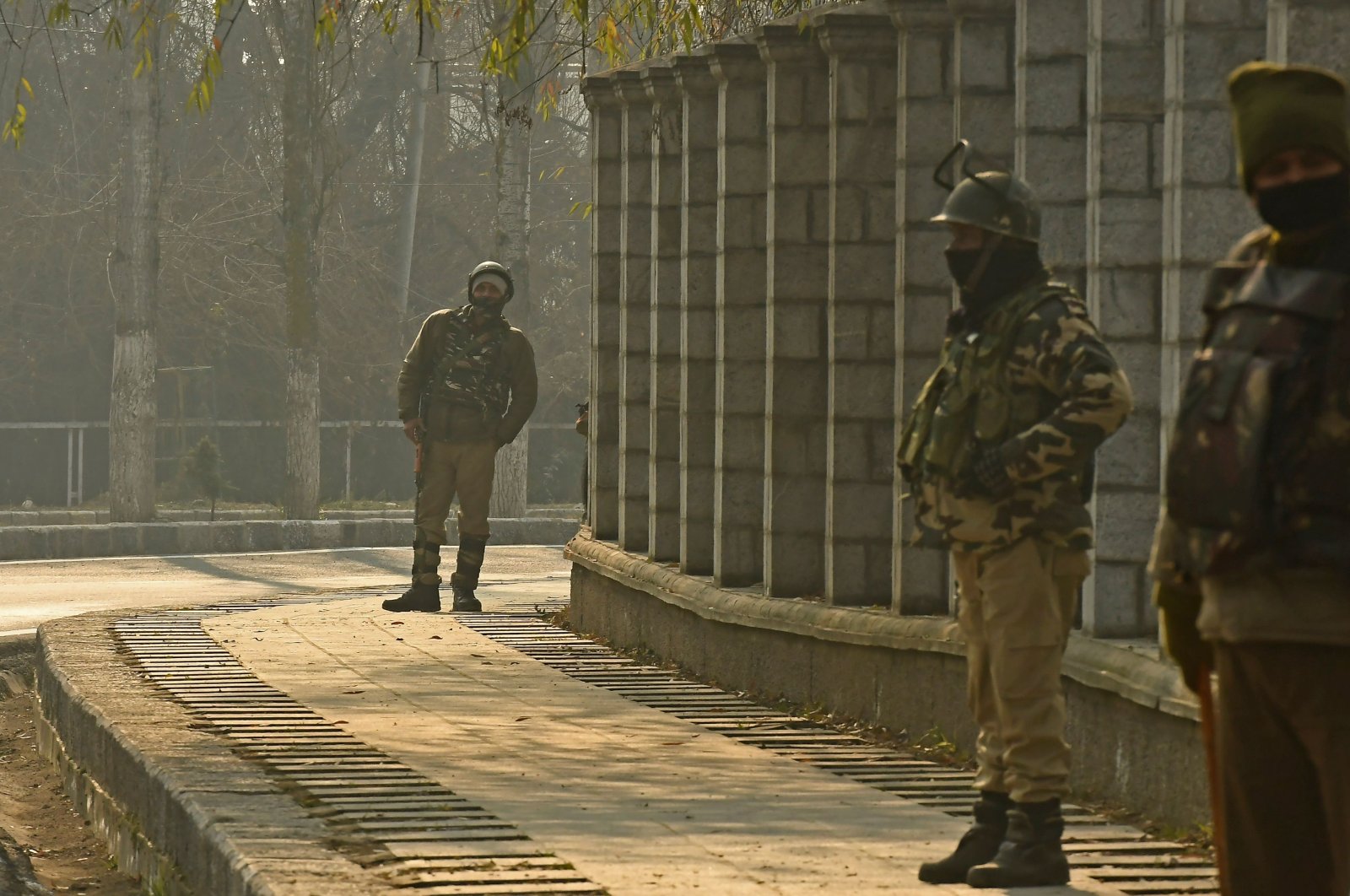 Indian paramilitary troopers stand guard outside a counting center for the District Development Council (DDC) polls in Srinagar on Dec. 22, 2020. (AFP Photo)