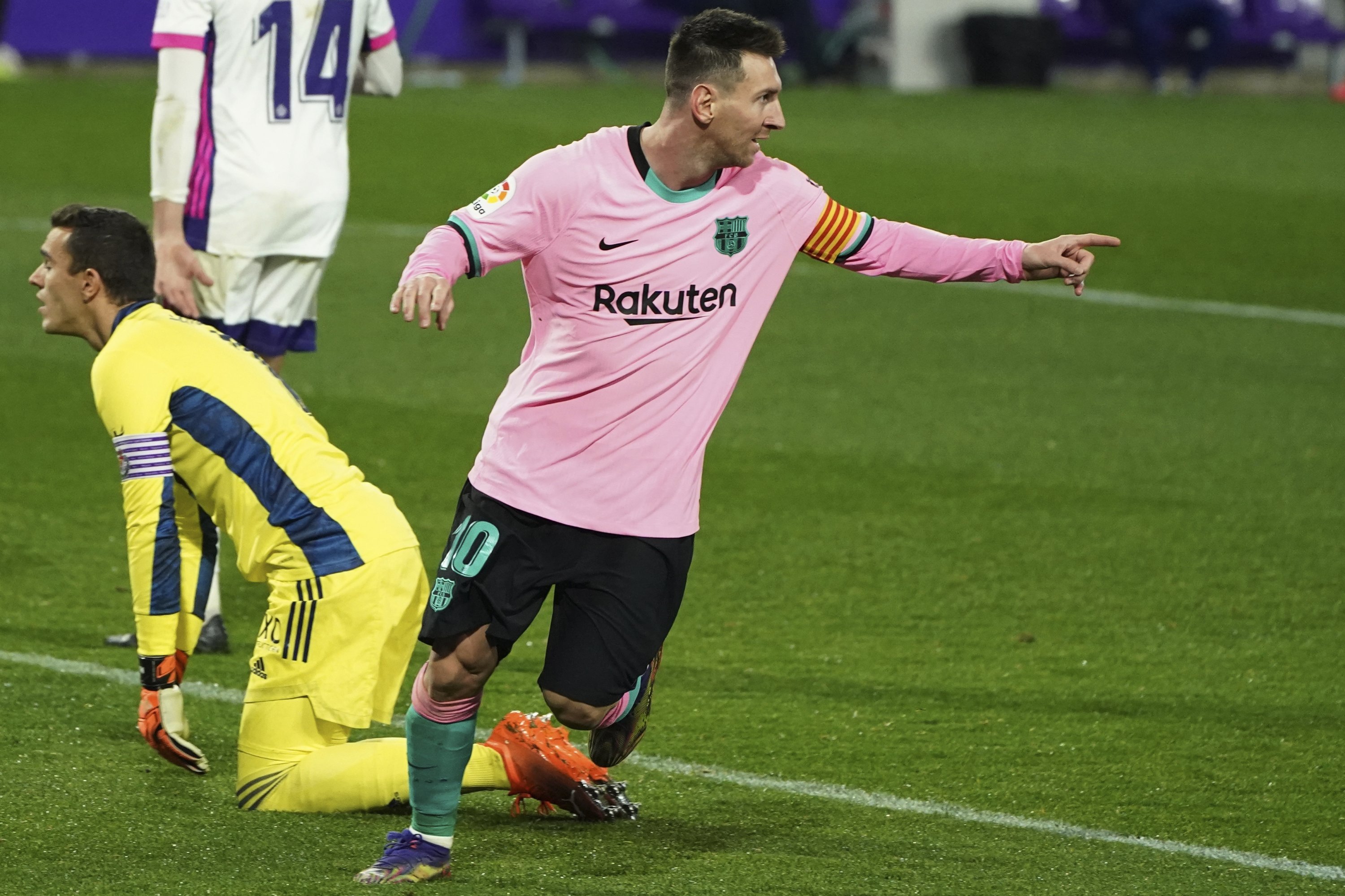 Messi breaks Pele's top scorer at single club record with 644th goal ...