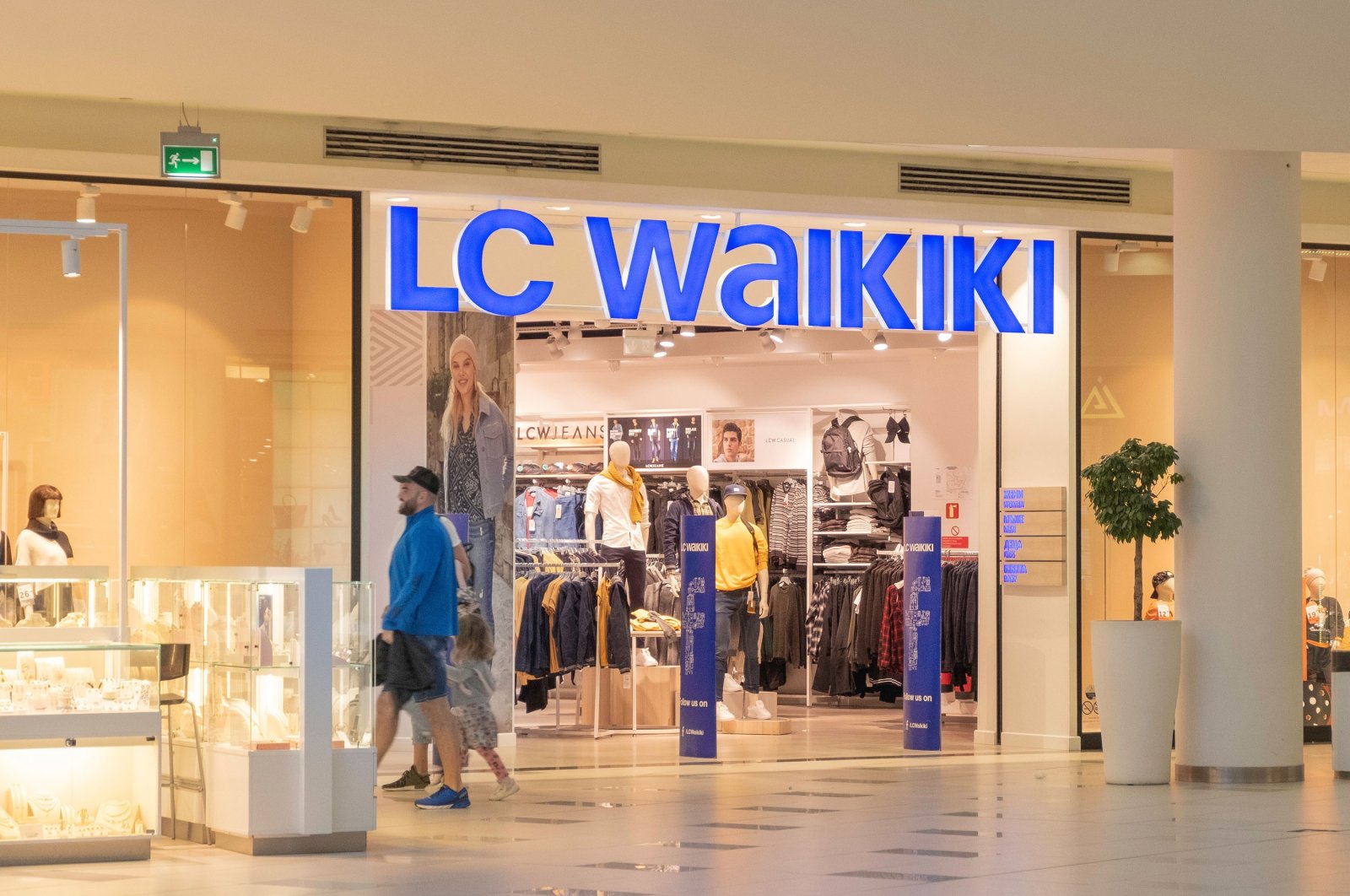 Huge Turkish Clothing Retailer LC Waikiki Debuts In Uganda Daily Sabah