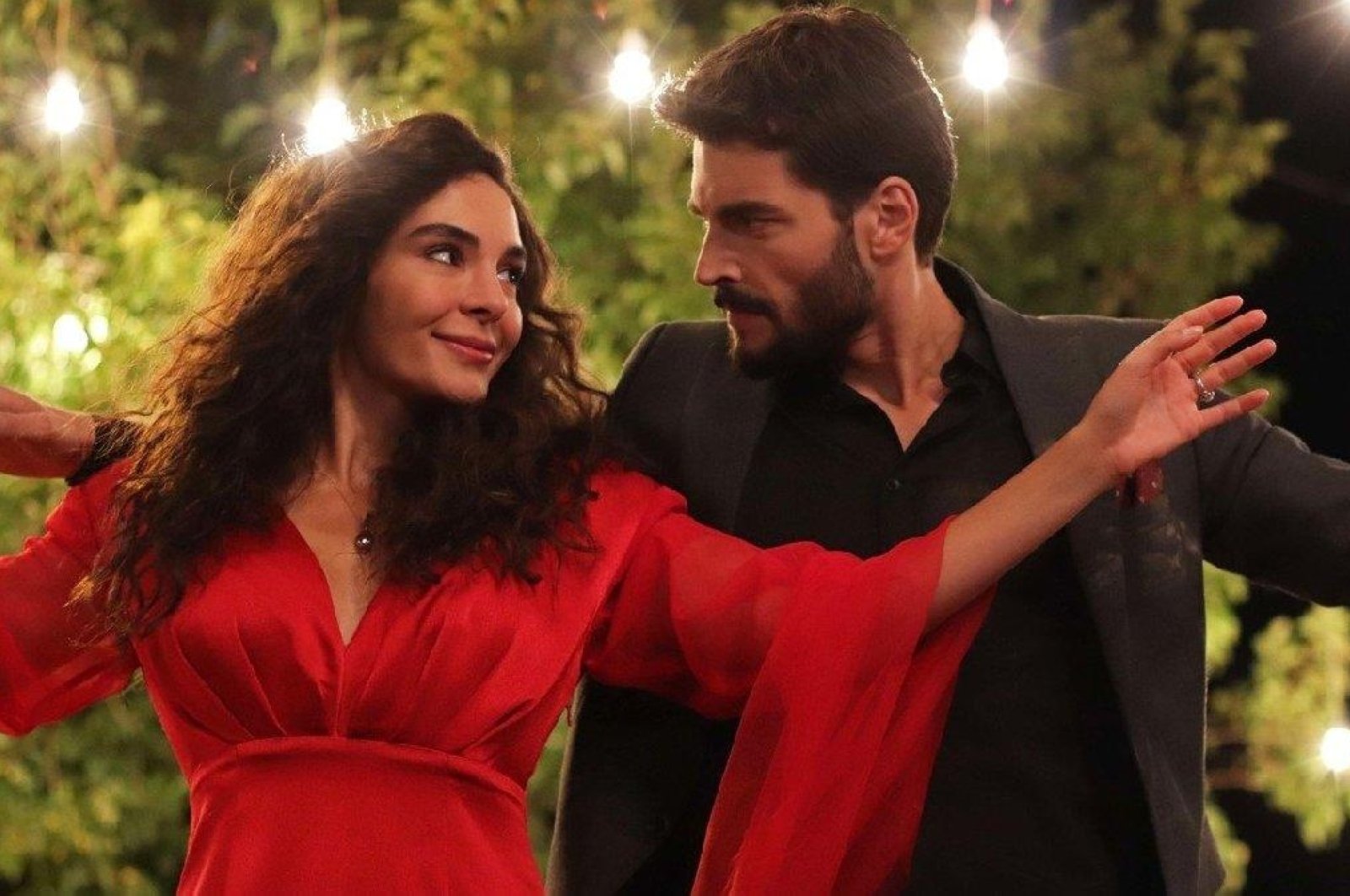 Amerikalı psikolog, Türk dizisi “Hercai”nin bir televizyon programından daha fazlası olduğunu söylüyor