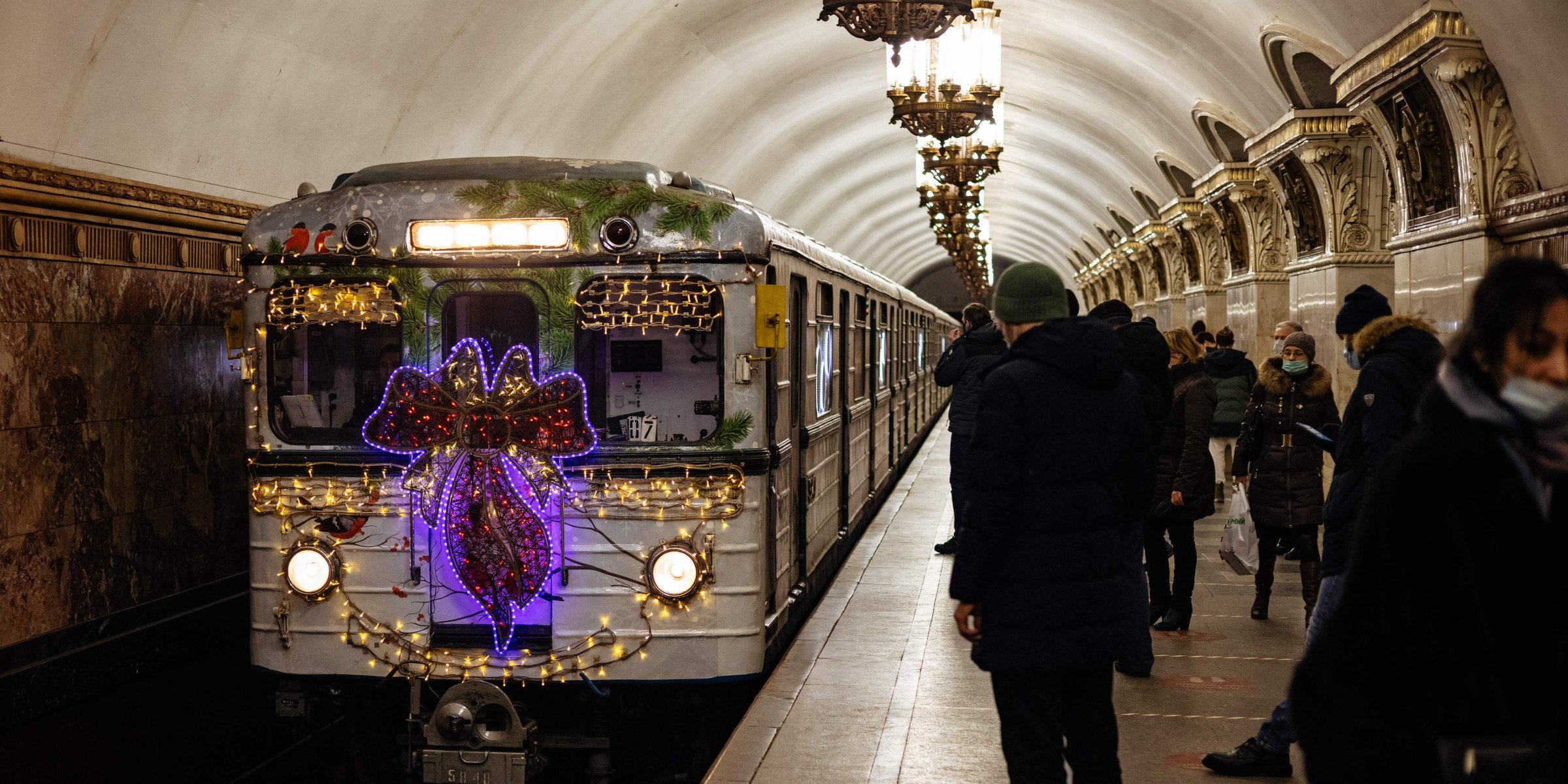 Moscow metro hires female train drivers for 1st time | Daily Sabah