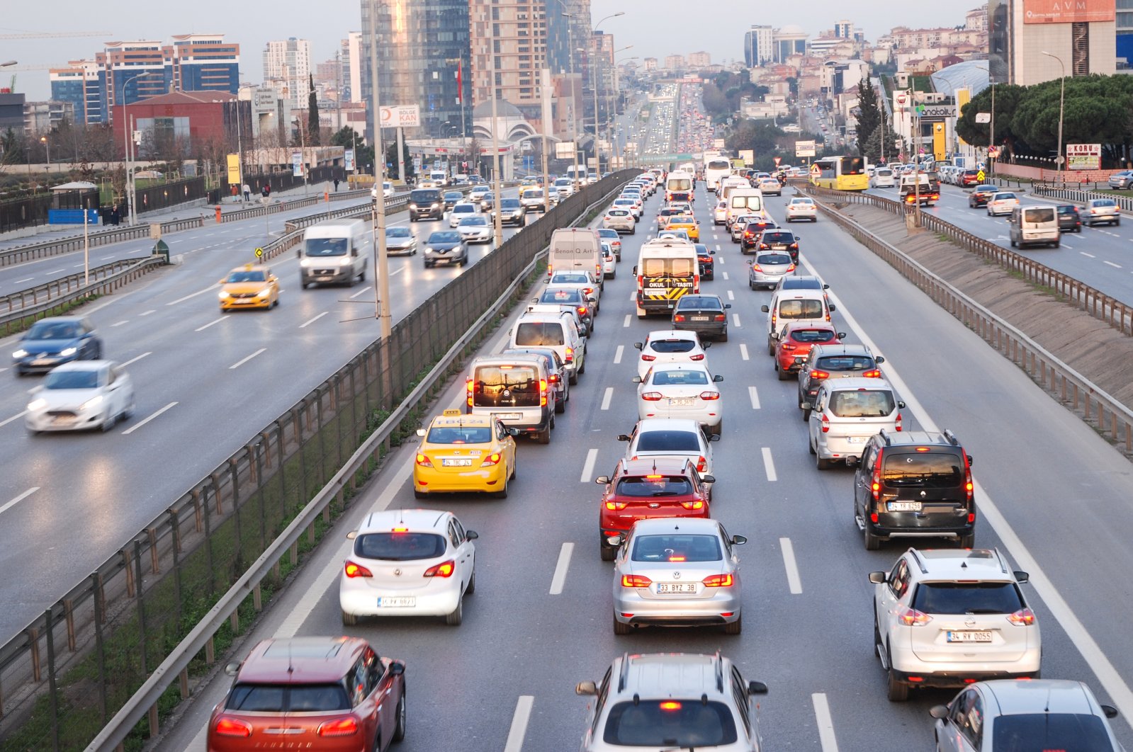 Cars drive on the D-100 state highway in Istanbul, Turkey, Jan. 4, 2021. (AA Photo)