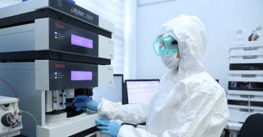 
A staff member analyses a sample from CoronaVac during its approval process at a Health Ministry lab in the capital Ankara, Turkey, Jan. 6, 2021. (AA PHOTO)

