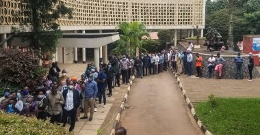 Voters line up to vote at a polling station in Kampala, Uganda, Jan. 14, 2021. (AFP Photo)