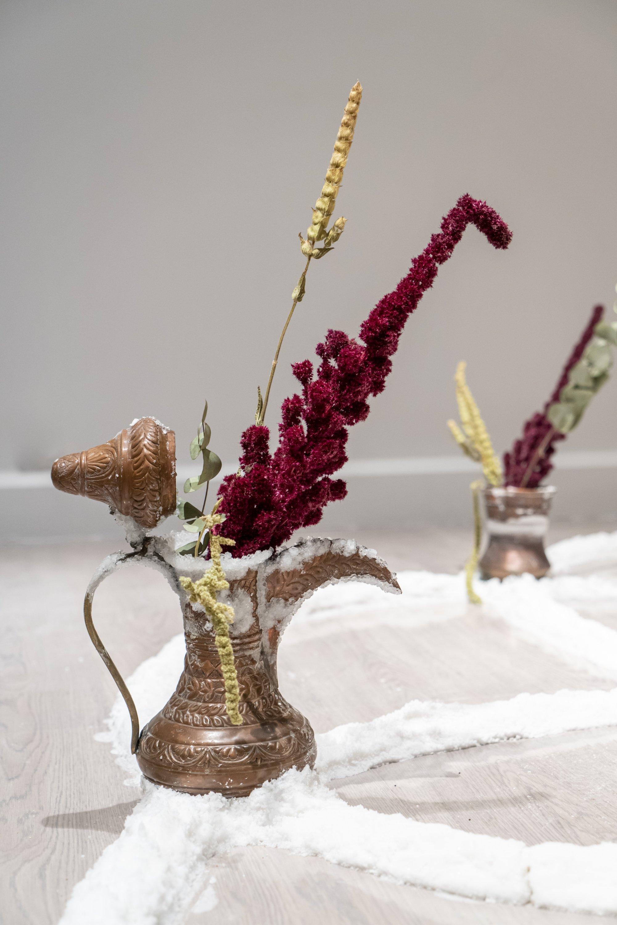 Bianca Bondi, untitled, 2020, salt crystals, plants and copper vases. (Courtesy of Pera Museum)