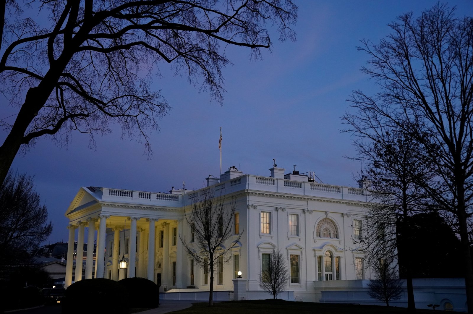 The White House is seen at sunset the day after the House of Representatives voted to impeach U.S. President Donald Trump for the second time in Washington, D.C., U.S., Jan. 14, 2021. (Reuters Photo)