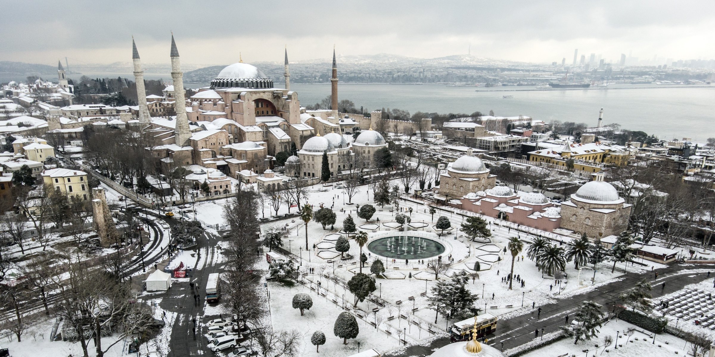 Snowfall blankets Istanbul, boosts water resources | Daily Sabah - Daily Sabah