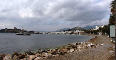 With beaches devoid of crowds, many people frequent the coast more often in Bodrum, Muğla, southwestern Turkey, Jan. 9, 2021. (IHA Photo)