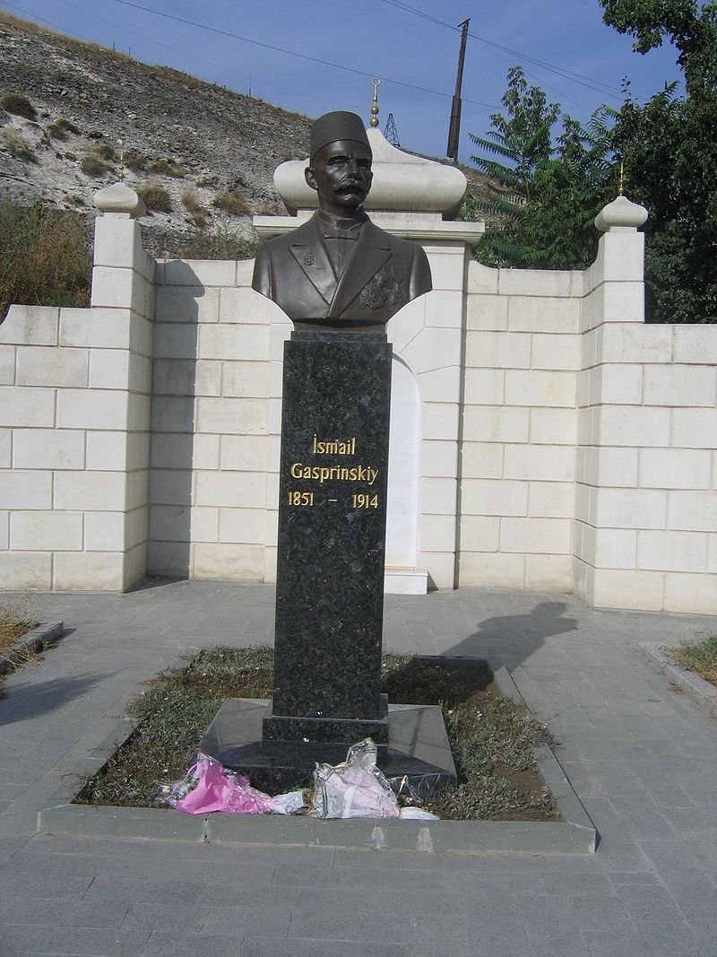 A monument to Ismail Gaspıralı in Bakhchysarai, Crimea.