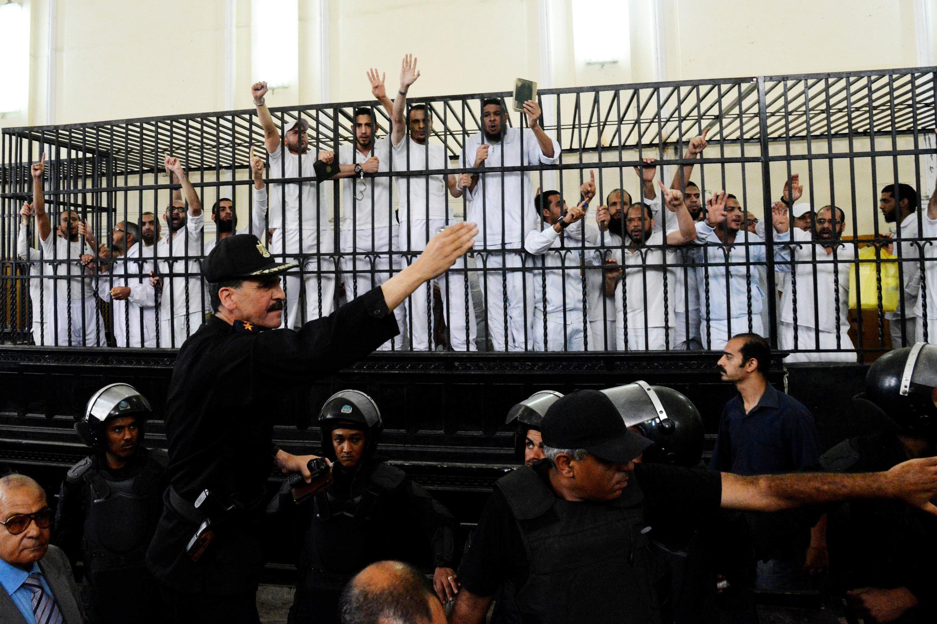 egypt-incarcerates-prisoners-in-inhumane-conditions-report-says