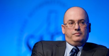 Hedge fund manager Steven Cohen, founder and chairman of SAC Capital Advisors, listens to a question during a one-on-one interview session at the SkyBridge Alternatives (SALT) Conference in Las Vegas, Nevada, May 11, 2011. (Reuters Photo)