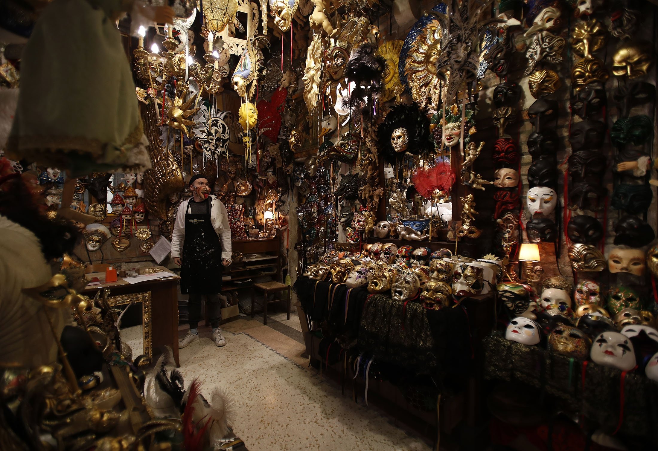 Venice: masks but no carnival Sabah