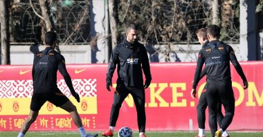Galatasaray's Arda Turan (C) trains with teammates ahead of Tuesday's Süper Lig match against Başakşehir, Istanbul, Turkey, Feb. 1, 2021.