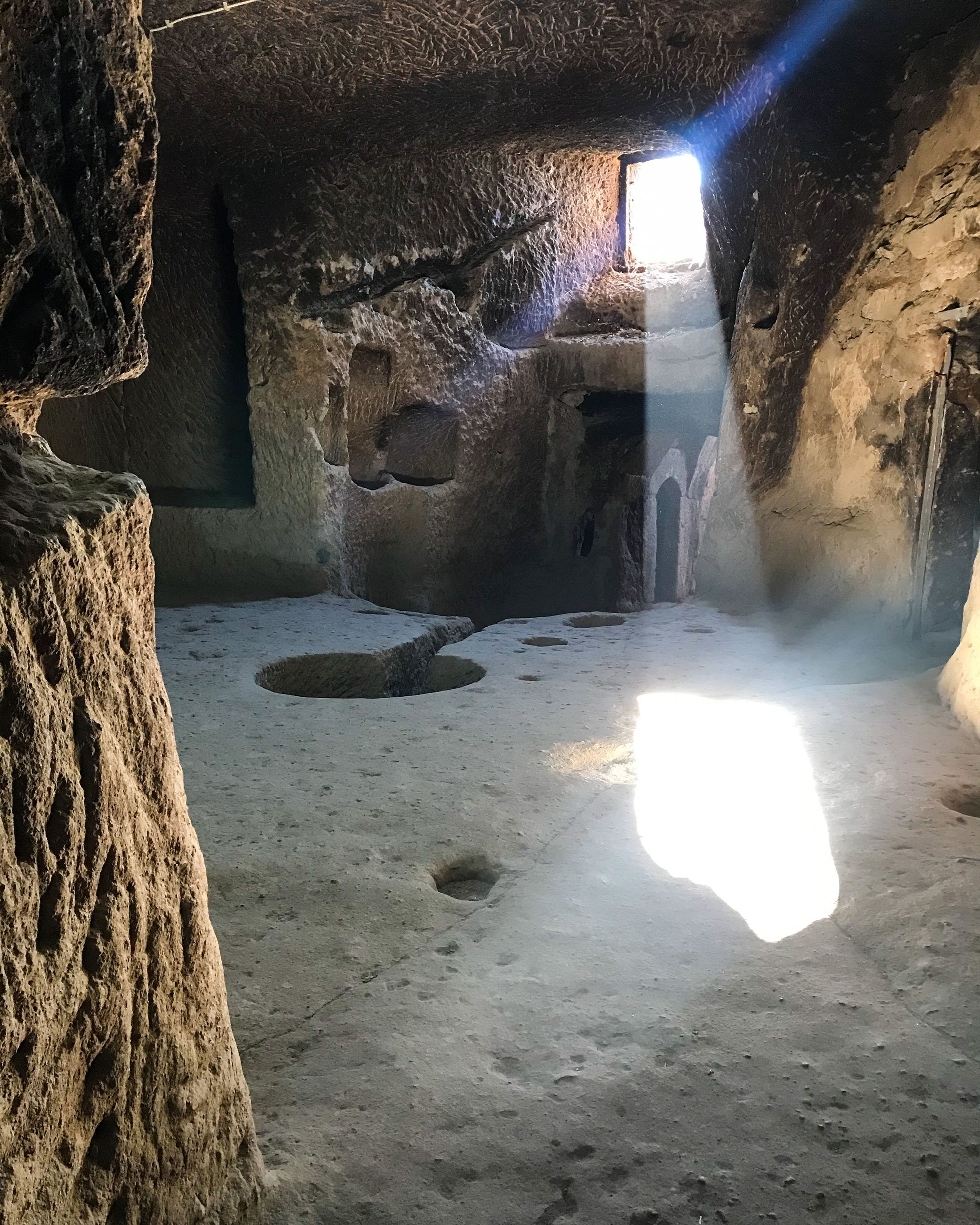 A chamber in the second underground city of Güzelyurt. (Photo by Argun Konuk)