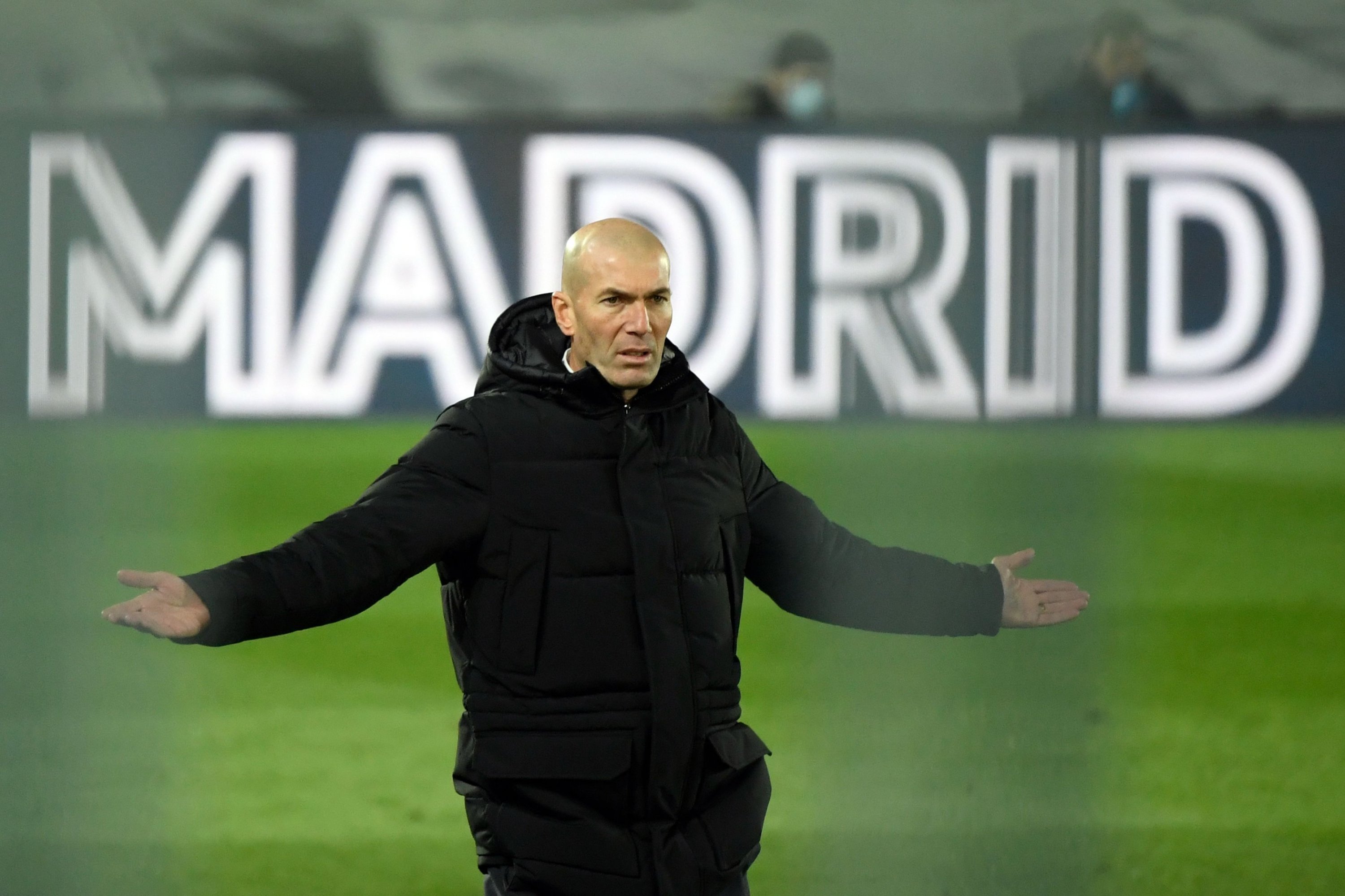 Real Madrid coach Zinedine Zidane gestures on the sideline during a match against Atletico Madrid at Alfredo di Stefano Stadium, Madrid, Dec. 12, 2020. (AFP Photo)