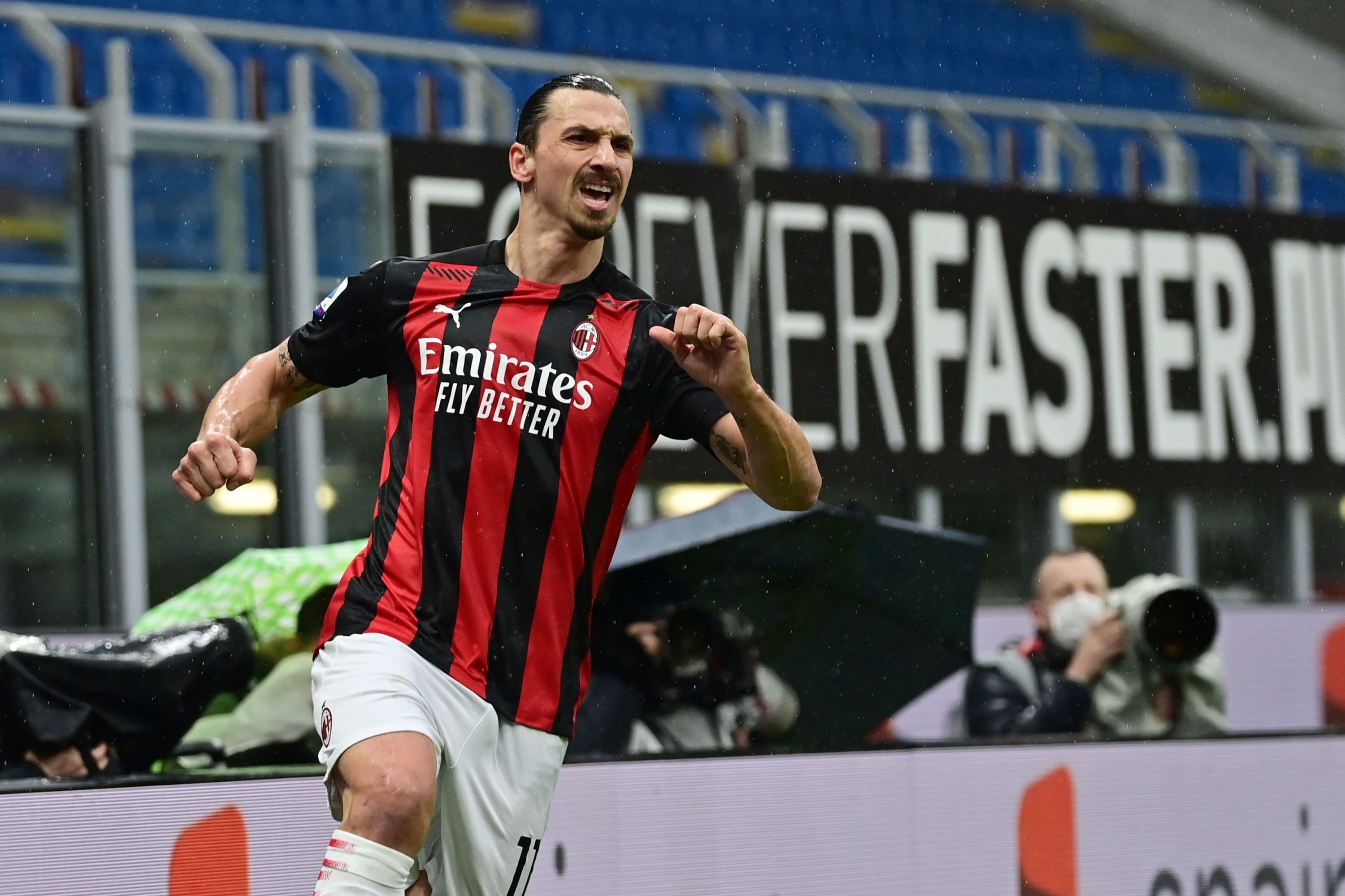 TRUE slot solo Ibrahimovic passes 500-goal mark, keeping AC Milan at top | Daily Sabah