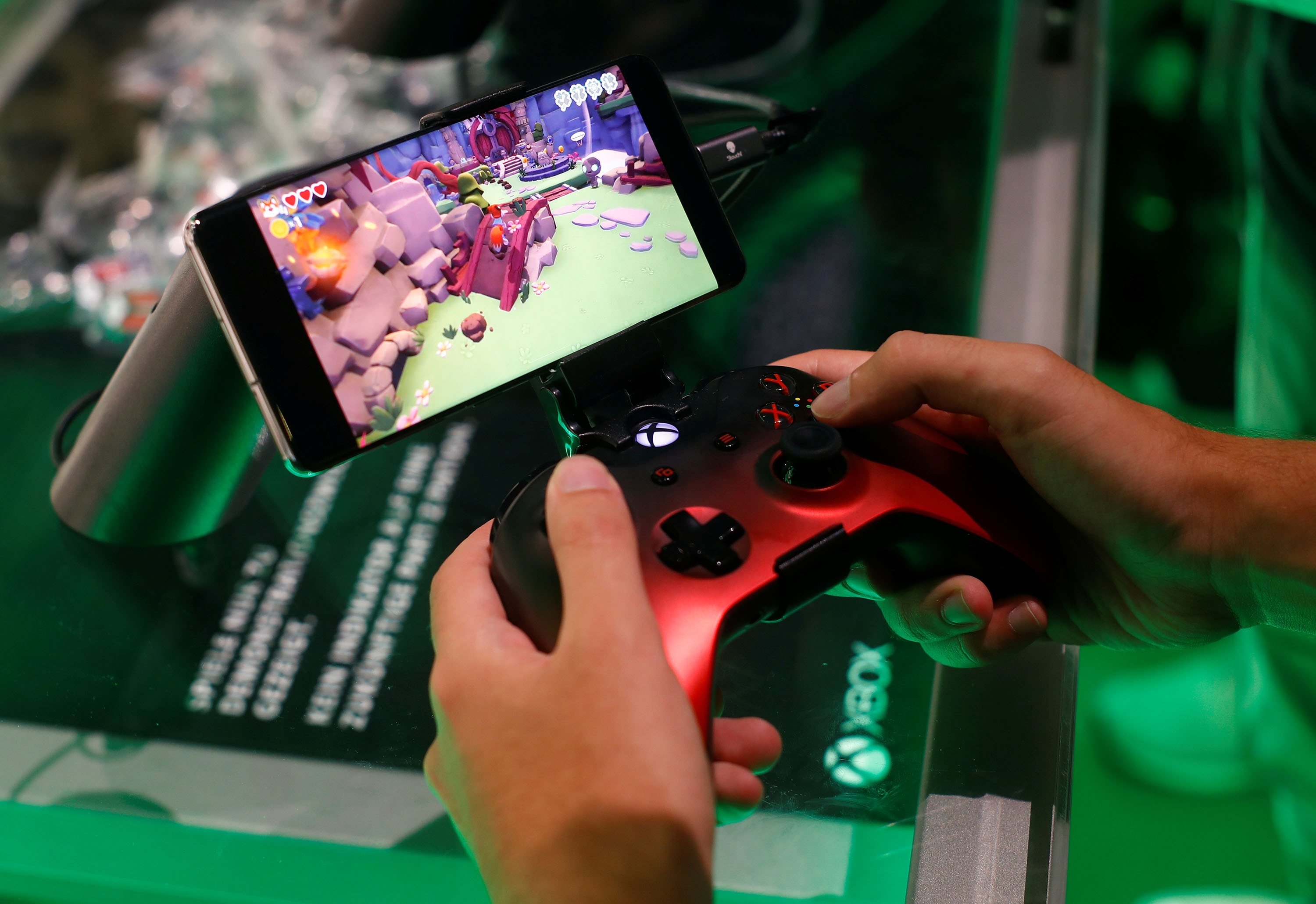 A gamer plays a cloud-based computer game of Microsoft's Project xCloud during Europe's leading digital games fair Gamescom, which showcases the latest trends of the computer gaming scene in Cologne, Germany, Aug. 21, 2019. (Reuters Photo)