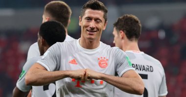 Bayern Munich's Polish forward Robert Lewandowski celebrates his second goal in the FIFA Club World Cup semifinal against Egypt's Al-Ahly at the Ahmed bin Ali Stadium, Al-Rayyan, Qatar, Feb. 8, 2021. (AFP Photo)