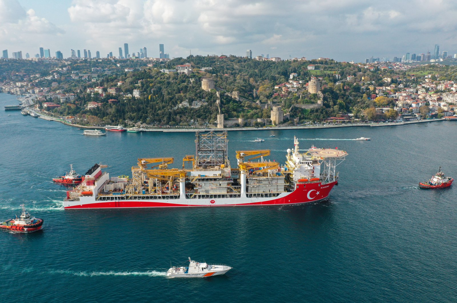 Turkey's third drillship Kanuni is seen off Istanbul as it departs for the Black Sea to carry out drilling activities, Nov. 13, 2020. (AA Photo)
