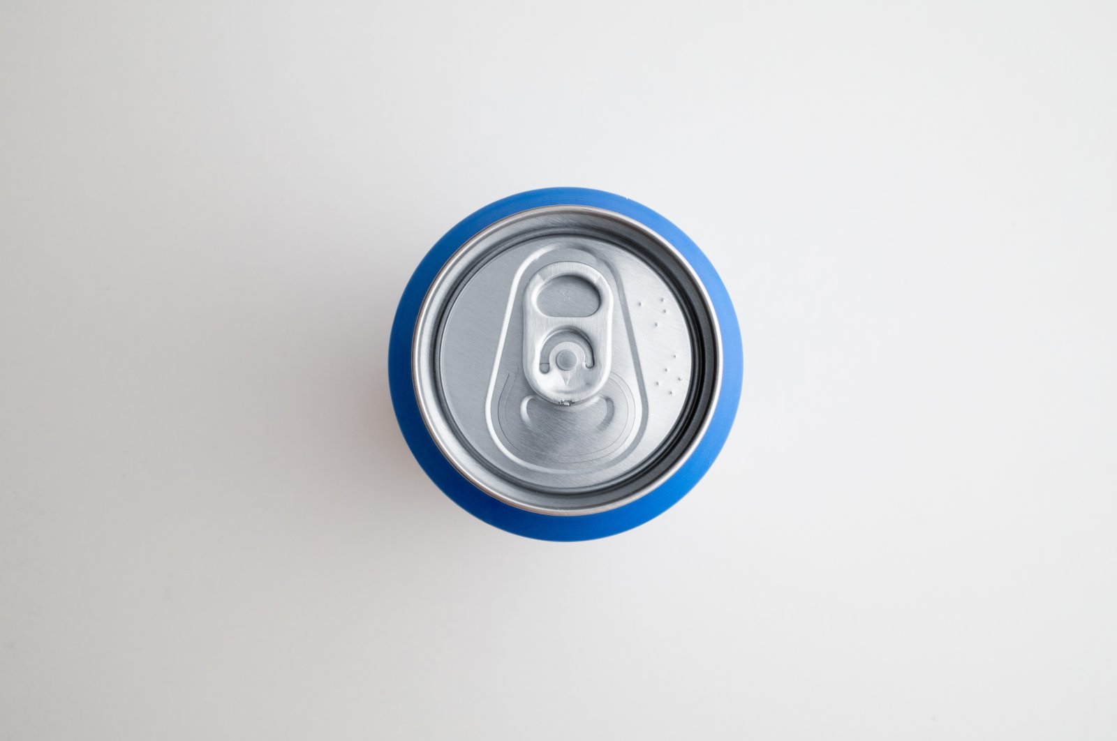 A top view of an aluminum soda can. (Shutterstock Photo)