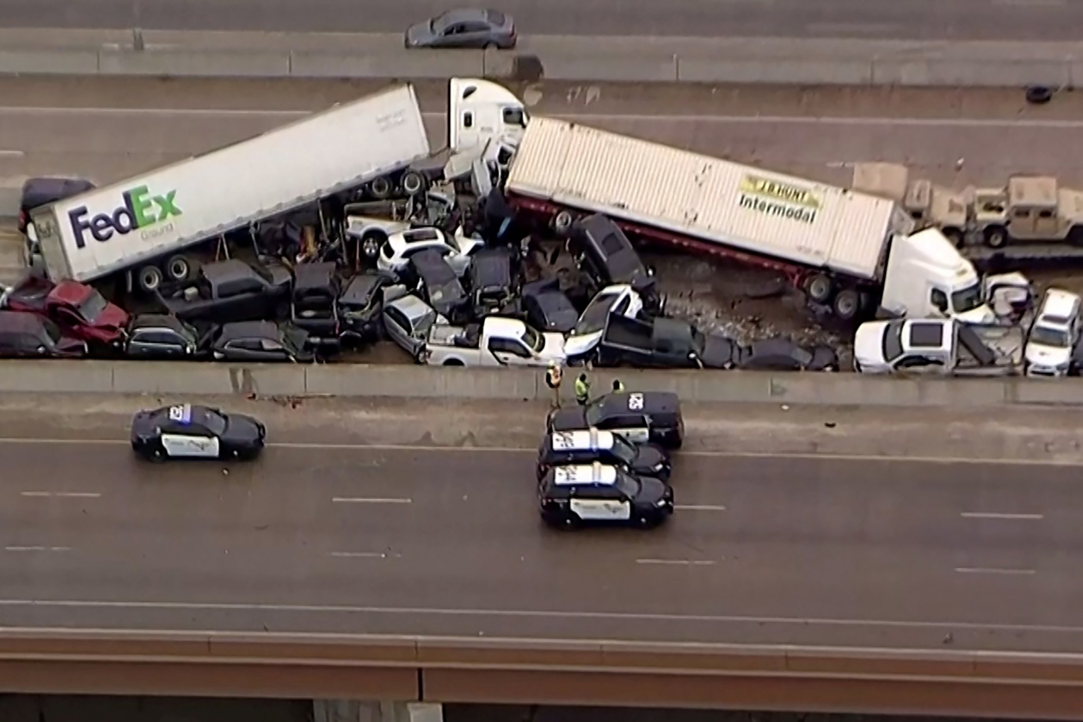 6 killed in 130vehicle pileup in massive Texas traffic crash Daily Sabah