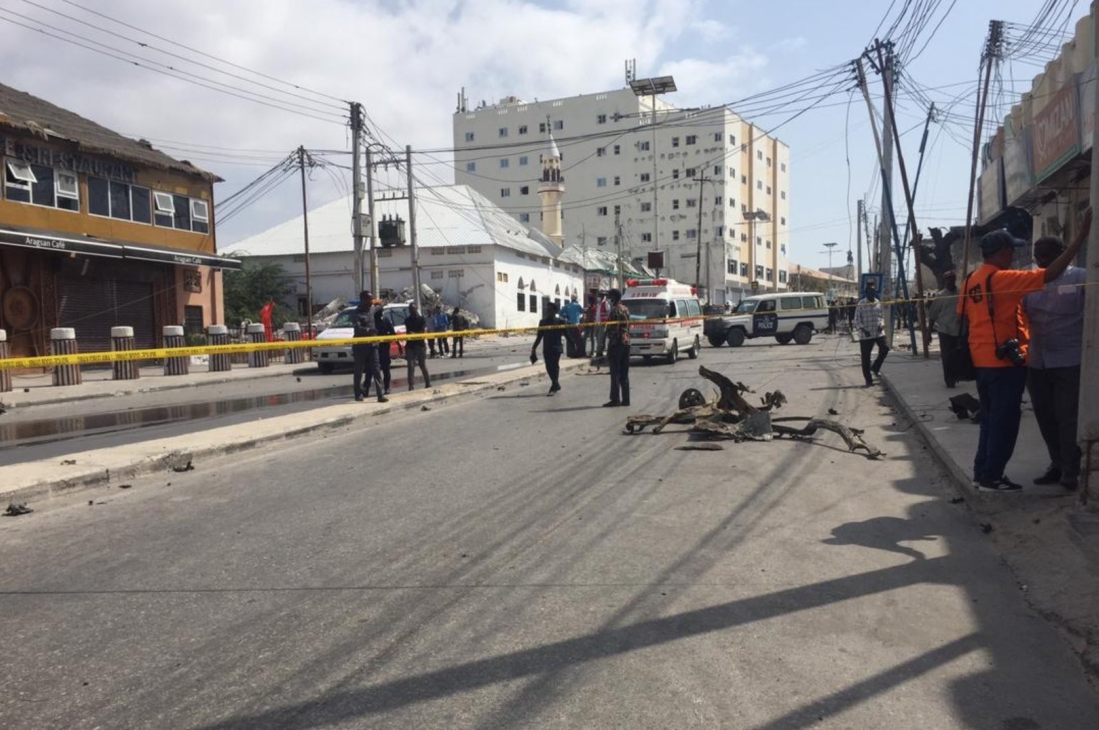 3 Killed As Car Bomb Explodes Near Somalia's Parliament Headquarters ...