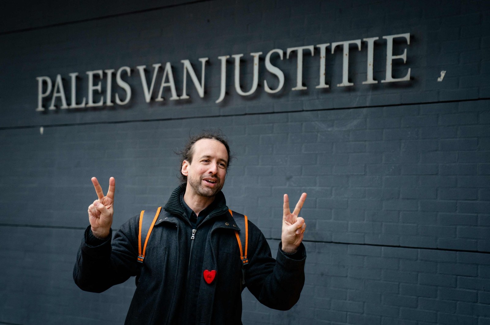 «Μεγάλη παραβίαση της ελευθερίας, της ιδιωτικής ζωής στην απαγόρευση της κυκλοφορίας»: δικαστήριο των Κάτω Χωρών