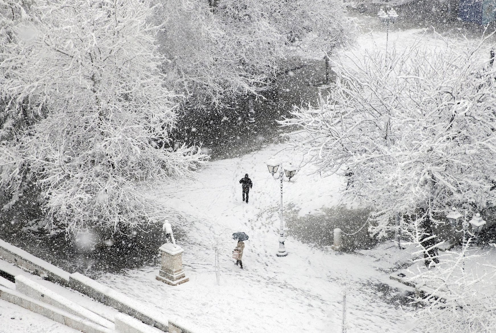 In photos: 3 dead as heaviest snowfall in over a decade hits Greece ...
