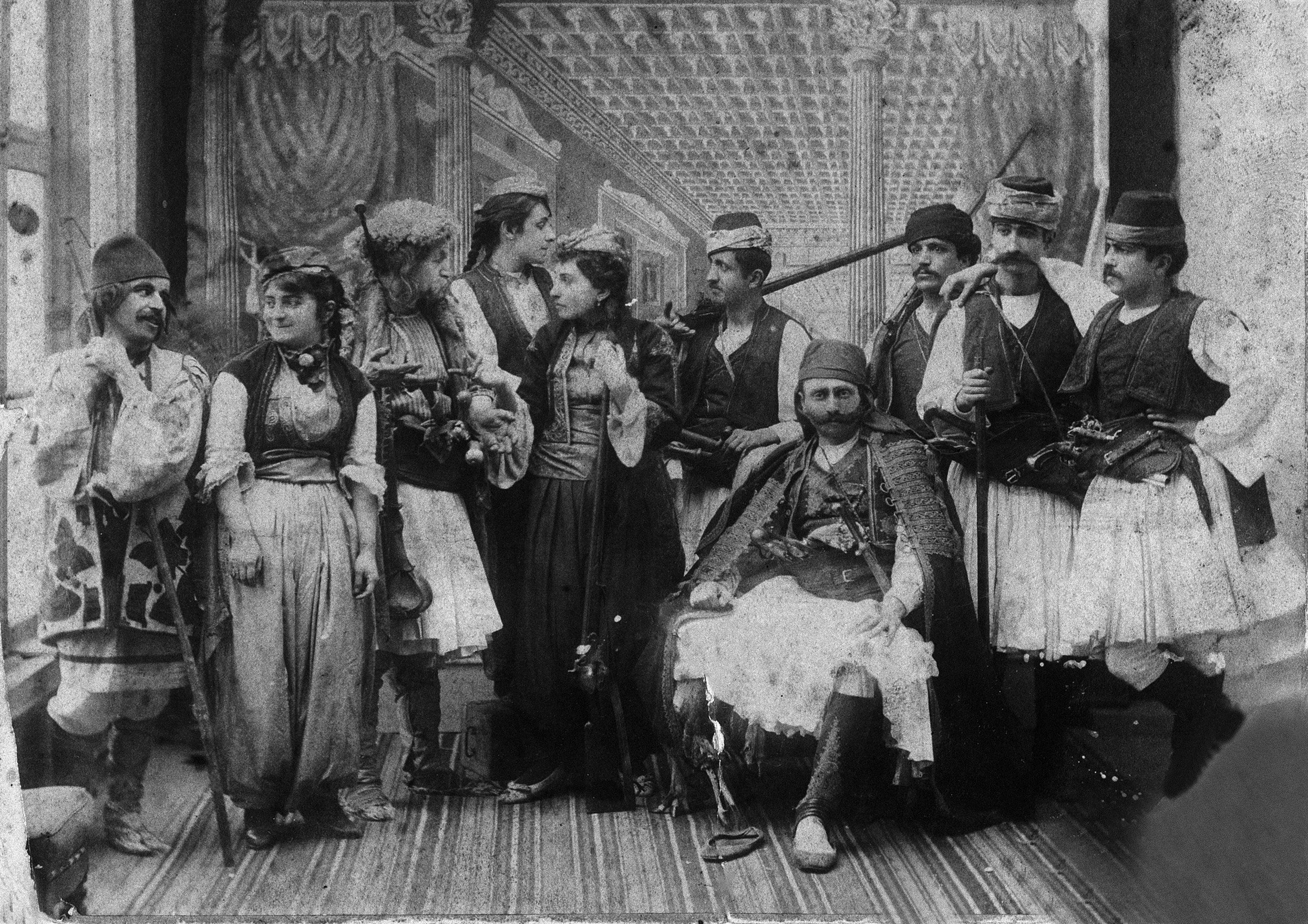 Actors in the play 'Besa' by the Osmanlı Theater Company. (Courtesy of Yapı Kredi Culture Arts)