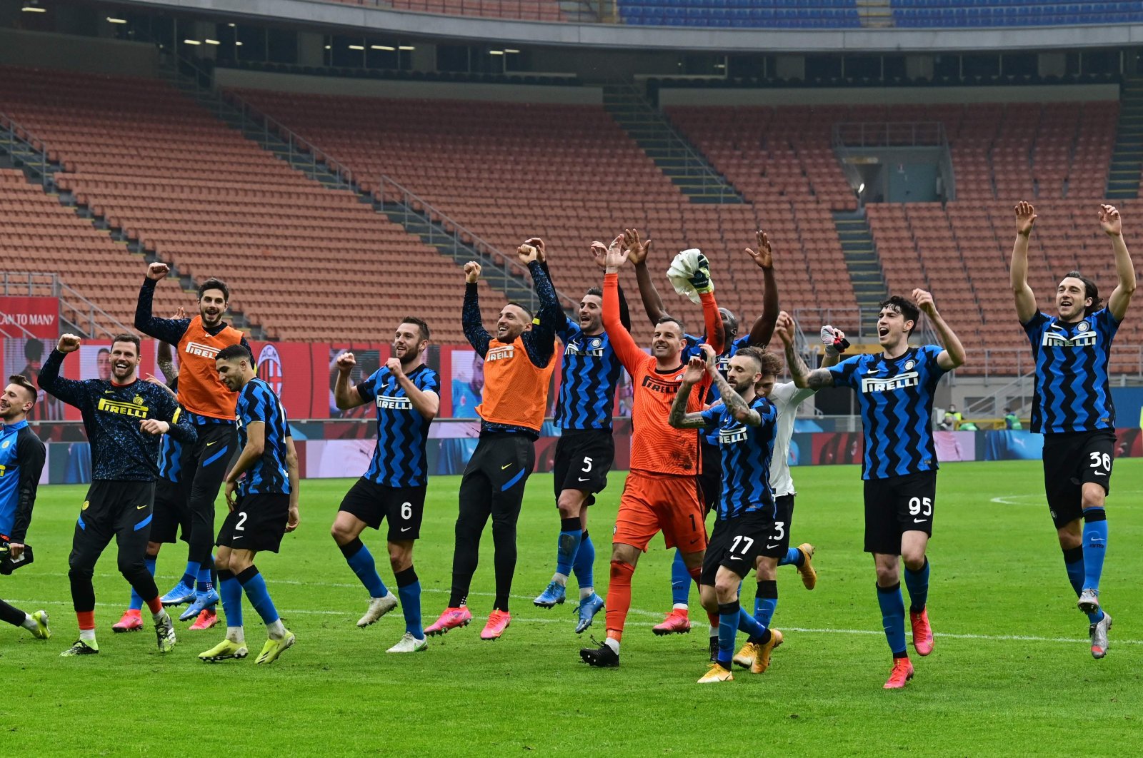 Inter claim 30 win in Milan derby to extend Serie A lead Daily Sabah Inter claim 30 win in Milan derby to extend Serie A lead Daily Sabah