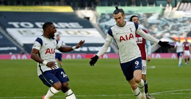 Tottenham Hotspur striker Gareth Bale (R) celebrates scoring against Burnley at Tottenham Hotspur Stadium in London, England, Feb. 28, 2021. (AFP Photo)