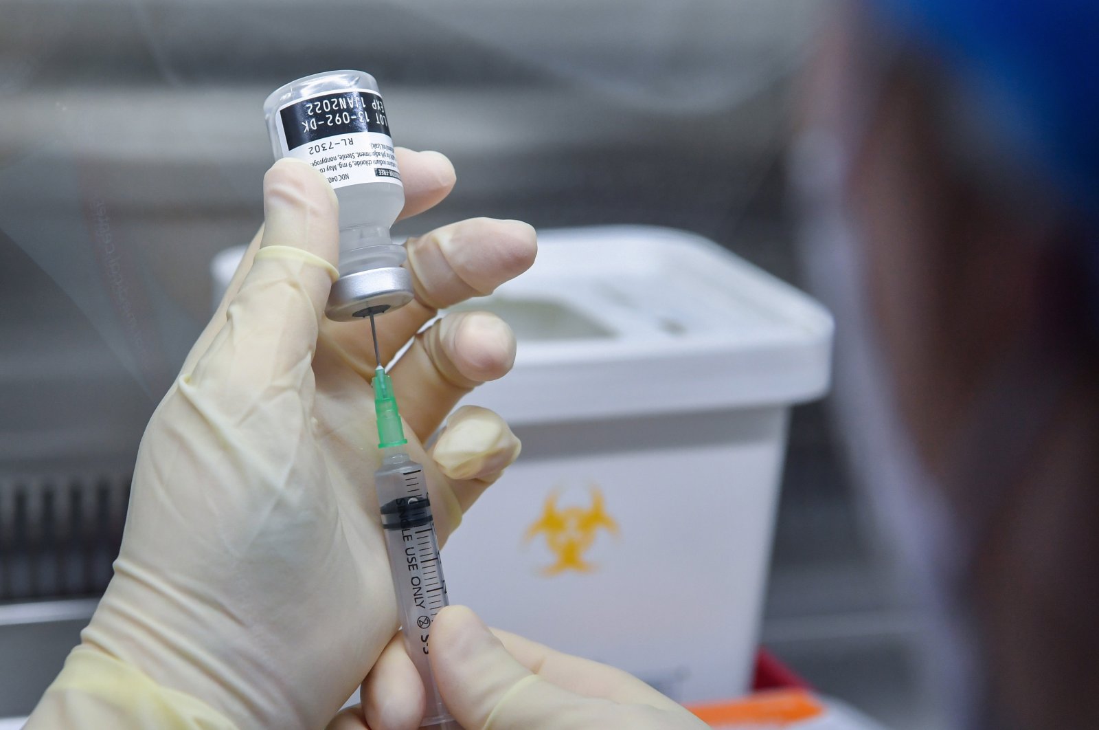A nurse fills a syringe with a dose of the Pfizer-BioNTech COVID-19 vaccine at the National Medical Center in Seoul, South Korea, Feb. 27, 2021. (EPA Photo)