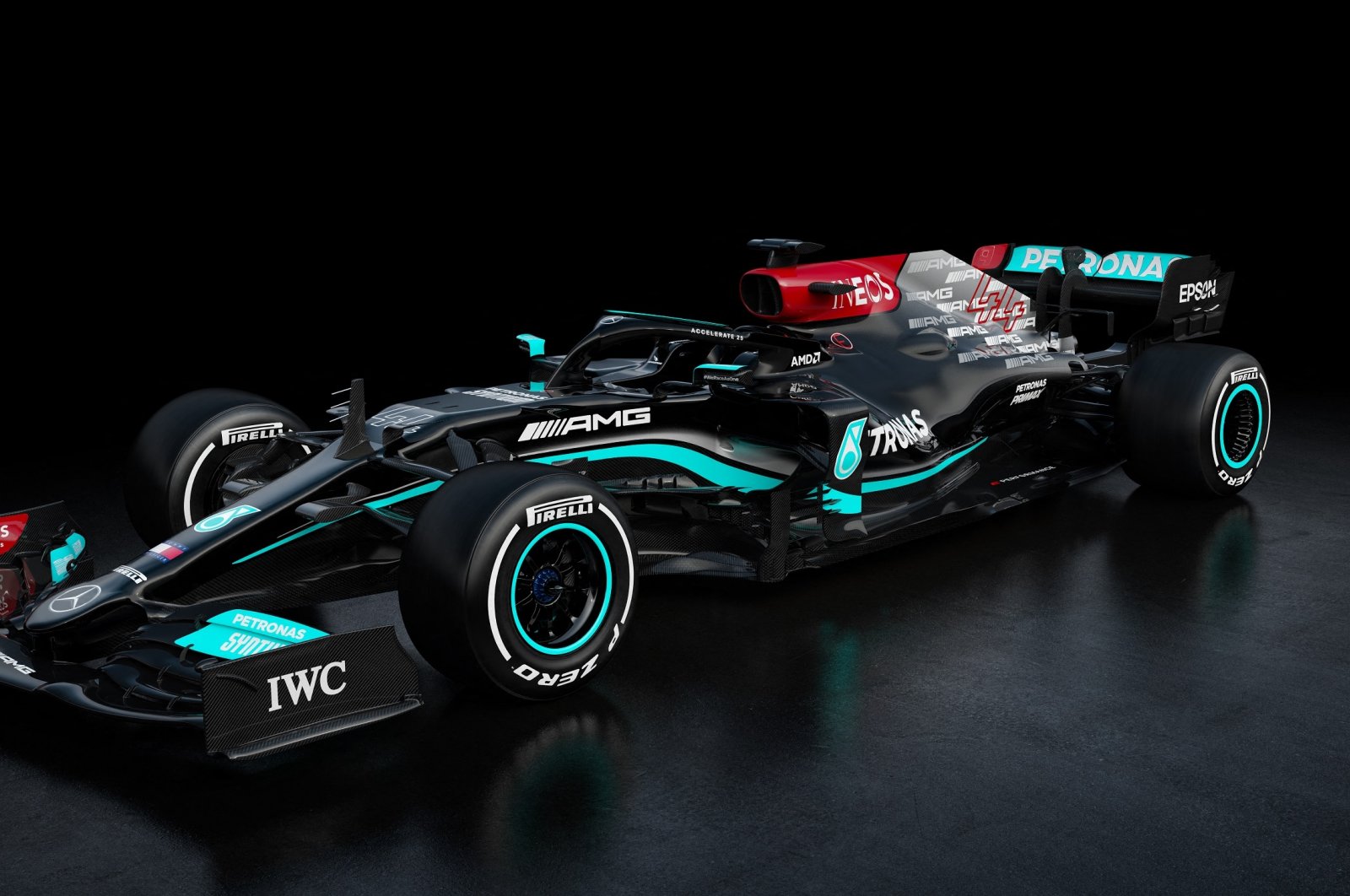 Mercedes go back to black for the new Formula One season - Yahoo Sports