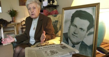 Malika Boumendjel, the widow of Algerian lawyer Ali Boumendjel, gives an interview at her home in Puteaux on her husband's death during his 43-day detention by the French army on March 23, 1957, Puteaux, France, May 5, 2001. (AFP Photo)