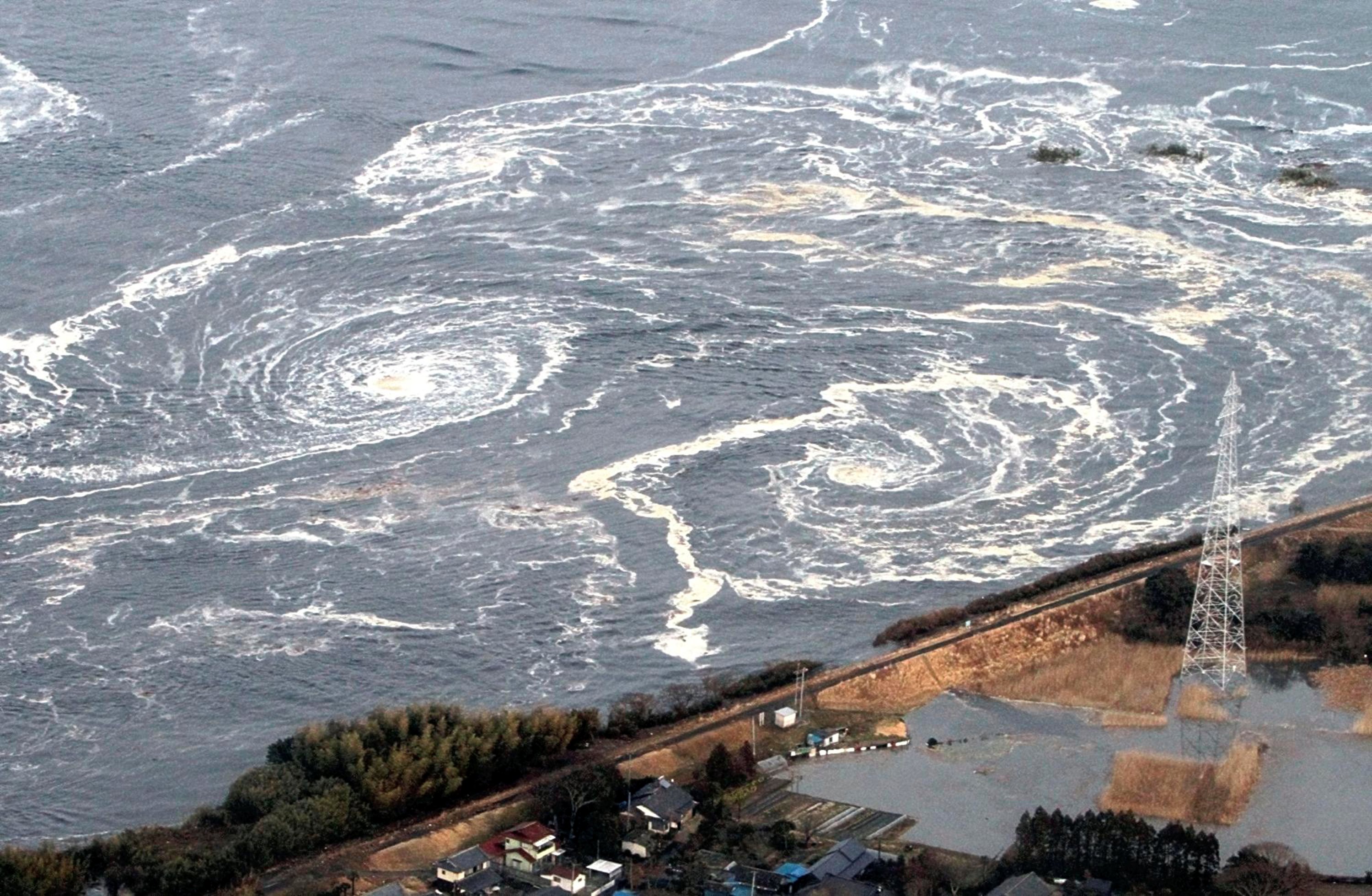 Huge Tsunami Waves