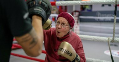 Nancy van der Straeten practices boxing with her trainer Muhammed Ali Kardaş at a boxing club in the southern resort city of Antalya, Turkey, Feb. 26, 2021. (REUTERS Photo)