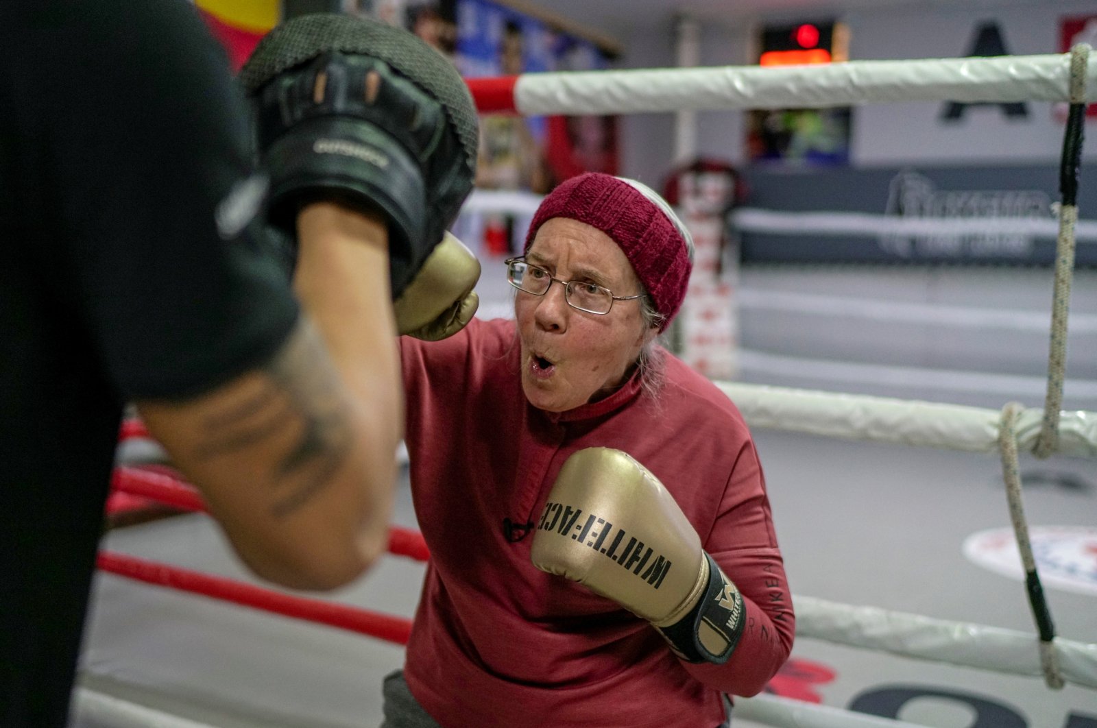 Nancy van der Straeten practices boxing with her trainer Muhammed Ali Kardaş at a boxing club in the southern resort city of Antalya, Turkey, Feb. 26, 2021. (REUTERS Photo)