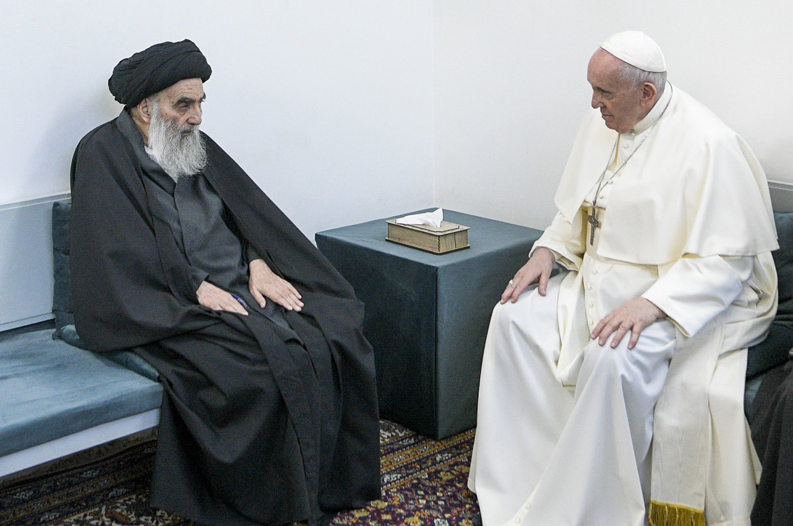 Pope Francis (R) meets with Iraq's leading Shiite cleric, Grand Ayatollah Ali al-Sistani in Najaf, Iraq, March 6, 2021. (AP Photo)