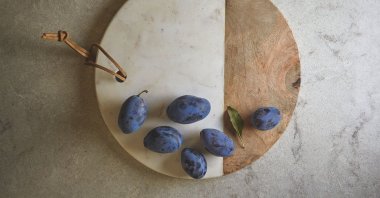 Chopping boards are a kitchen essential and when it comes to picking the right ones, hygiene and grip should be your priority. (Shutterstock Photo)