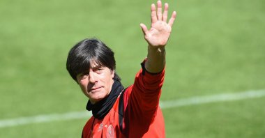Germany's head coach Joachim Löw waves at fans during a training session at St. Leonhard in Passeier, Italy, May 30, 2014. (EPA Photo)