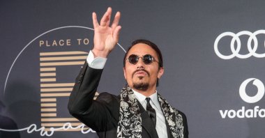 Turkish chef Nusret Gökçe, or Salt Bae, arrives at The PLACE TO B Award 2017 at Axel Springer in Berlin, Germany, Nov. 25, 2017. (EPA Photo)