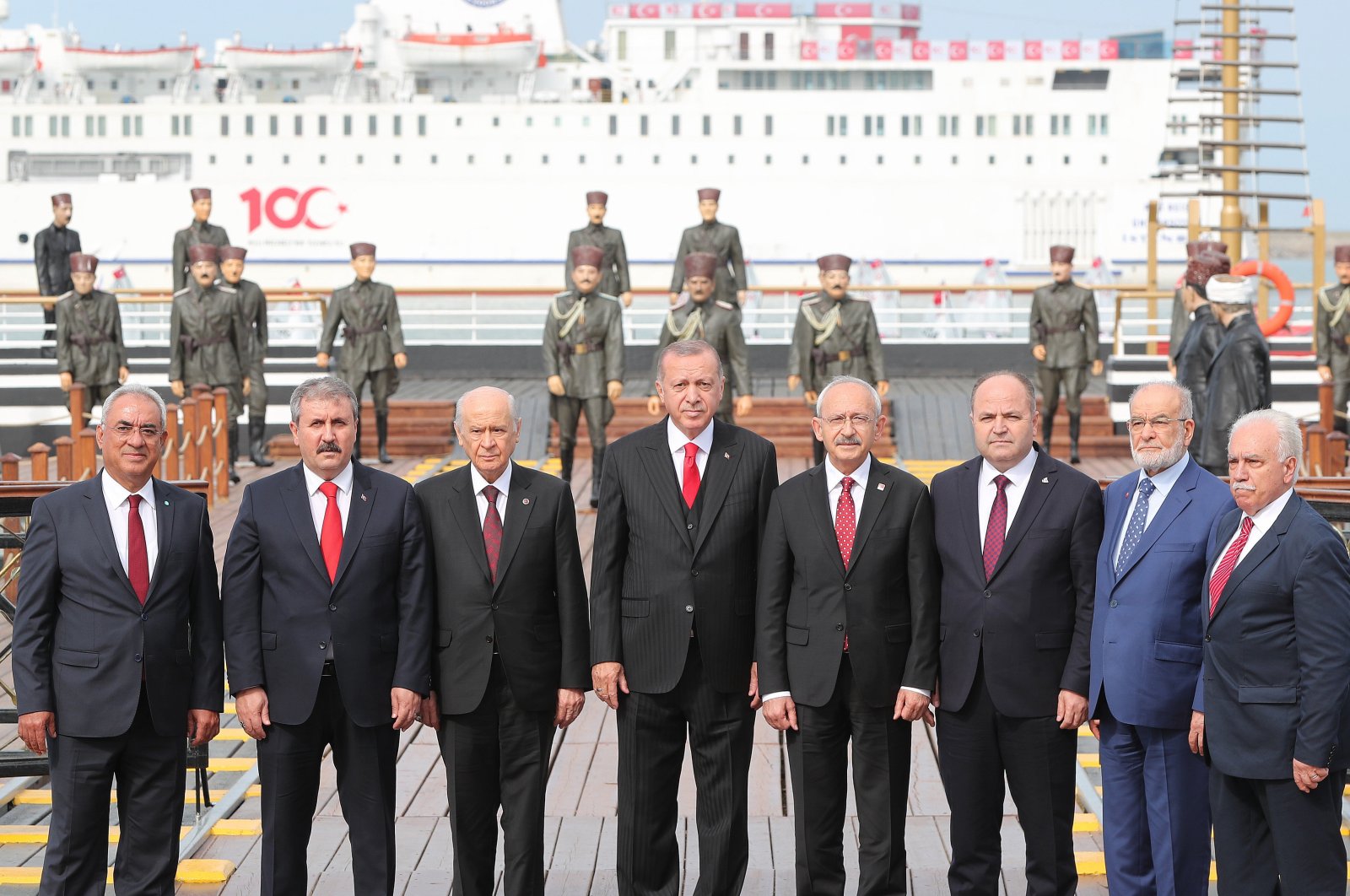President Recep Tayyip Erdoğan (C) poses with leaders of political parties in Turkey in Samsun province on May 19, 2020. (Sabah File Photo)