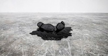 Büşra Çeğil, "Freedom of Speech," polyol, shoes, 100 by 100 by 100 centimeters, 2019. (Courtesy of Anna Laudel)