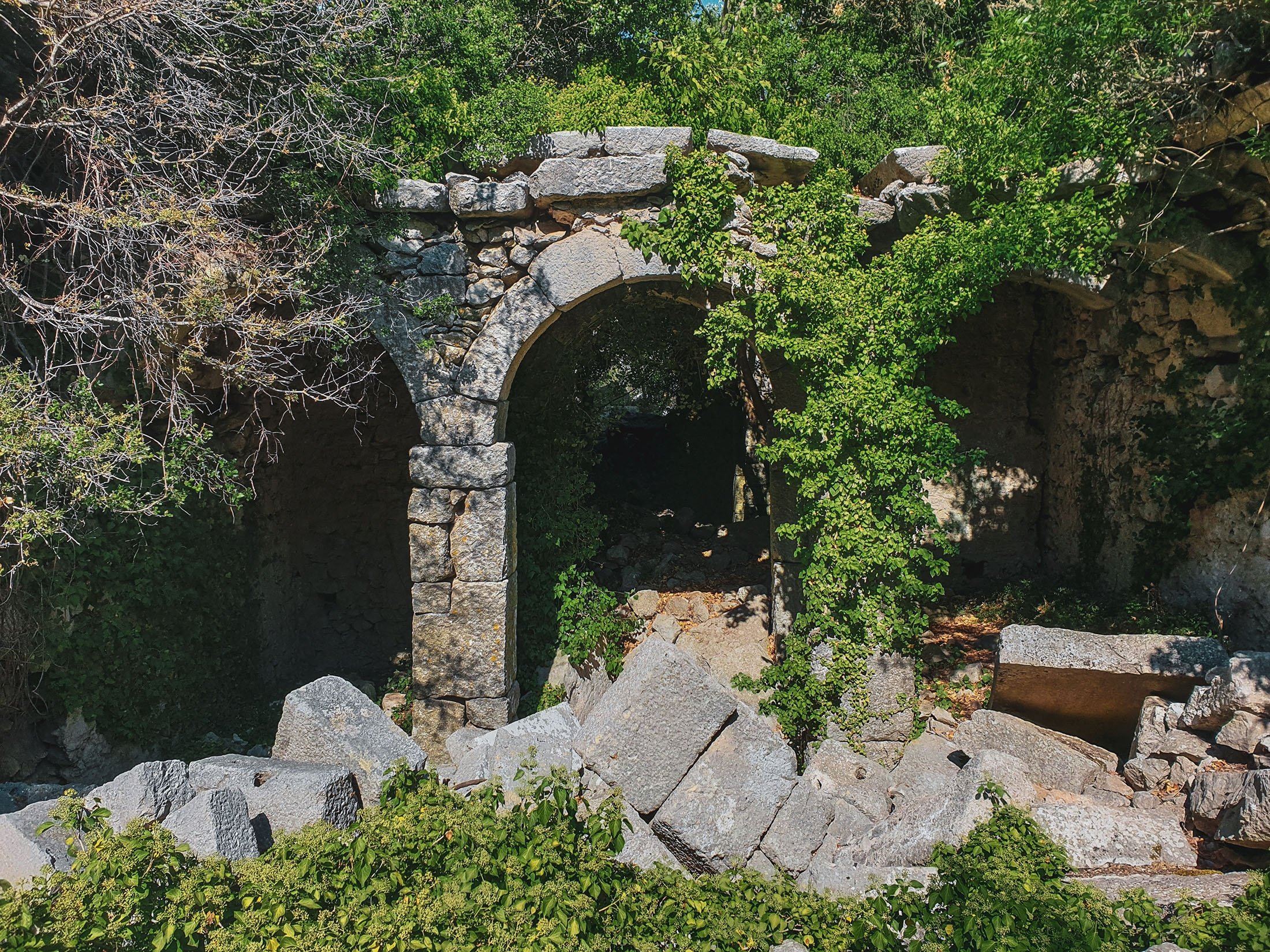The ruins of the state building in Termessos, Antalya, Turkey. (Photo by Argun Konuk)